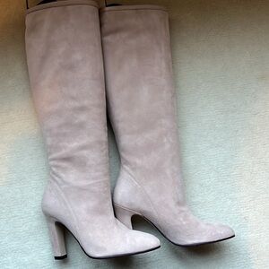 Stuart Weitzman blush suede knee high boots. Brand new size 6 seen in Knives Out